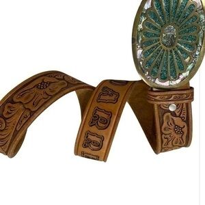 Rare Vintage Darren women’s genuine leather belt Size 30 
Color brown